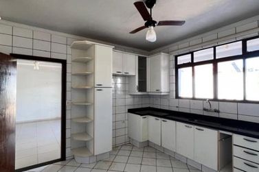 Casa &agrave; venda - 334m&sup2; - Jardim Lisboa