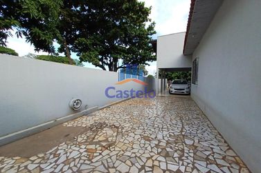Sala Comercial &agrave; venda - 140m&sup2; - Zona VII