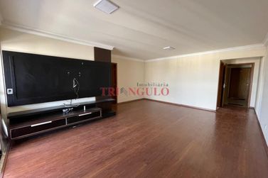 Apartamento &agrave; venda - 129m&sup2; - ZONA II