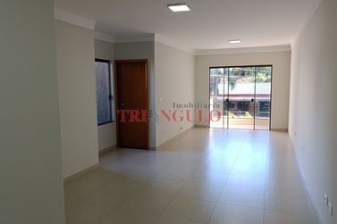 Apartamento para alugar - 110m&sup2; - ZONA II