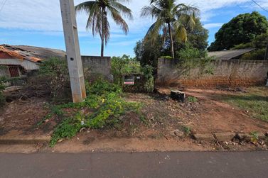 Terreno &agrave; venda - 547m&sup2; - PRA&Ccedil;A TIRADENTES