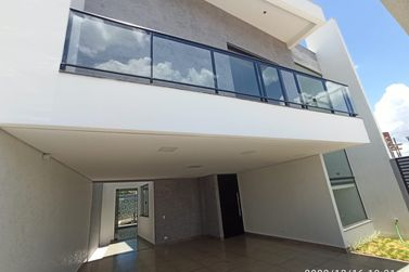 Sobrado &agrave; venda - 200m&sup2; - Jardim Tropical