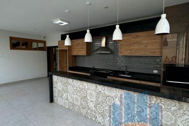 Casa &agrave; venda - 380m&sup2; - Jardim Imigrantes II