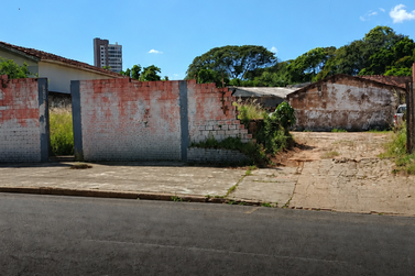 Terreno &agrave; venda - 521m&sup2; - Zona I