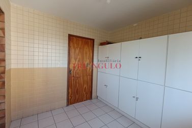 Apartamento para alugar - 185m&sup2; - ZONA I