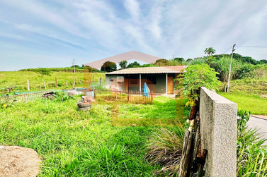 Ch&aacute;cara &agrave; venda - 4000m&sup2; - &Aacute;rea Rural