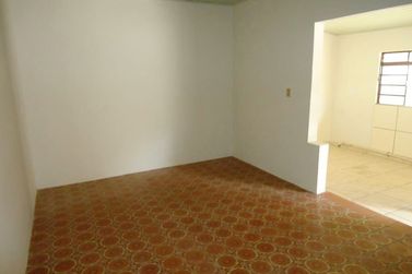 Sala Comercial &agrave; venda - 200m&sup2; - ZONA IV