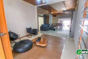 Casa &agrave; venda - 258m&sup2; - Zona II