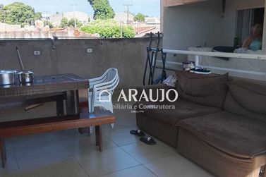 Sobrado &agrave; venda - 251m&sup2; - Jardim Kennedy