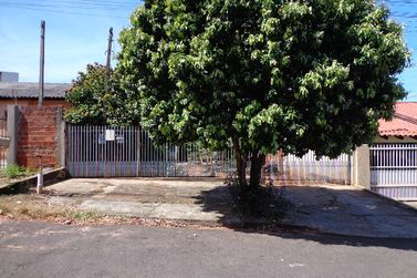 Casa &agrave; venda - 90m&sup2; - Parque Tarum&atilde;