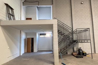 Sal&atilde;o Comercial para alugar - 1000m&sup2; - Parque Industrial II