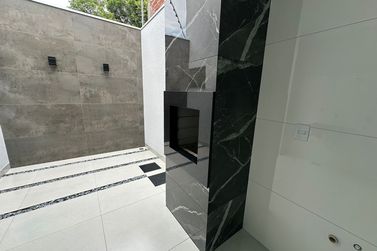 Casa &agrave; venda - 97m&sup2; - ZONA I