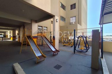 Apartamento para alugar - 74m&sup2; - Zona 6