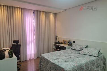 Casa &agrave; venda - 245m&sup2; - Zona IV