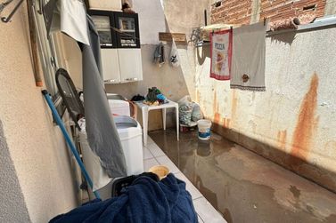 Casa &agrave; venda - 60m&sup2; - JARDIM DAS CEREJEIRAS