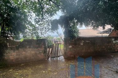 Terreno &agrave; venda - 364m&sup2; - Zona IV