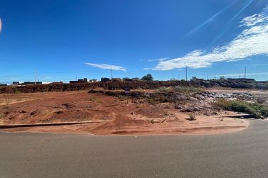 Terreno &agrave; venda - 1197m&sup2; - Jardim Pimentel