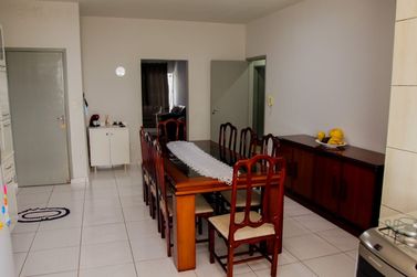 Sal&atilde;o Comercial &agrave; venda - 1090m&sup2; - Zona III