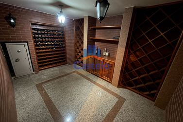 Casa para alugar - 300m&sup2; - ZONA I-A