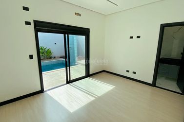 Casa &agrave; venda - 250m&sup2; - Condom&iacute;nio Mont Blanc