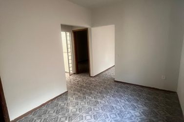 Casa para alugar - 80m&sup2; - Zona VII