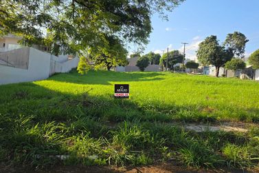 Terreno &agrave; venda - 275m&sup2; - Parque Alphaville