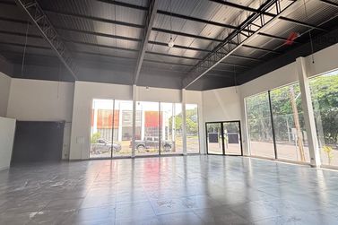 Sal&atilde;o Comercial para alugar - 270m&sup2; - Zona II