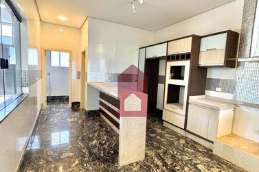 Casa &agrave; venda - 370m&sup2; - Jardim Alphavile