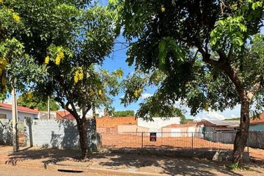 Terreno &agrave; venda - 315m&sup2; - Zona V