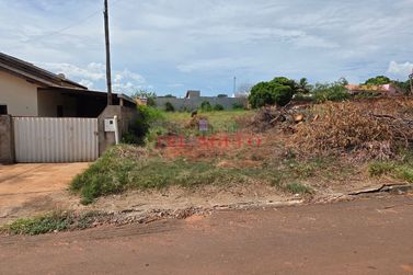 Terreno &agrave; venda - 675m&sup2; - CENTRO