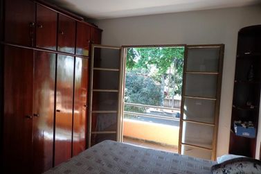 Sobrado &agrave; venda - 200m&sup2; - Zona 1