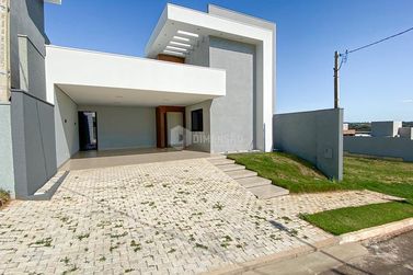 Casa &agrave; venda - 185m&sup2; - Condom&iacute;nio Jardins de Versailles