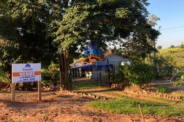 Ch&aacute;cara &agrave; venda - 4m&sup2; - Serra dos Dourados