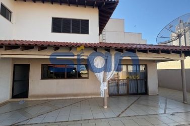 Casa para alugar - 350m&sup2; - Zona III