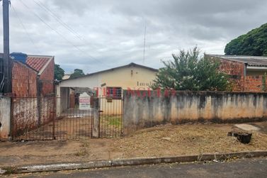 Casa &agrave; venda - 68m&sup2; - CONJUNTO RESIDENCIAL CORREGO LONGE