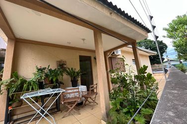 Casa &agrave; venda - 216m&sup2; - Jardim Birigui