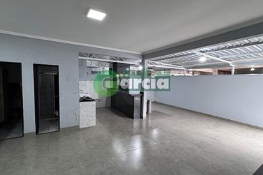 Casa &agrave; venda - 239m&sup2; - Zona I-A