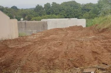 Terreno &agrave; venda - 330m&sup2; - Jardim Para&iacute;so