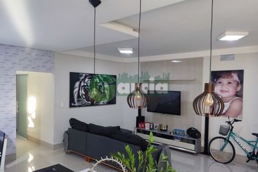 Casa &agrave; venda - 130m&sup2; - Jardim Caravelle