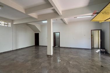 Casa para alugar - 363m&sup2; - Zona IV