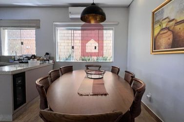 Casa &agrave; venda - 700m&sup2; - Centro