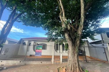 Casa &agrave; venda - 225m&sup2; - Zona II