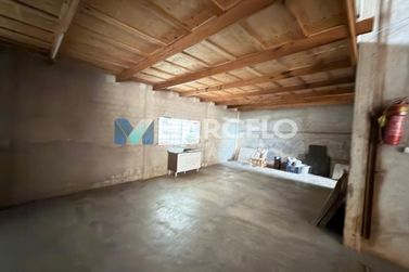 Ch&aacute;cara &agrave; venda - 2800m&sup2; - Zona Rural