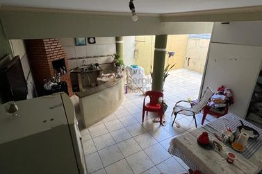 Sobrado &agrave; venda - 184m&sup2; - Zona 1-A