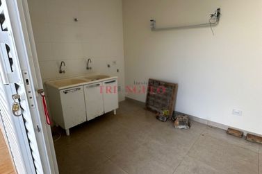 Casa &agrave; venda - 180m&sup2; - JARDIM ALPHAVILE