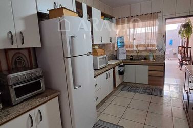 Casa &agrave; venda - 311m&sup2; - Jardim Castelo Branco