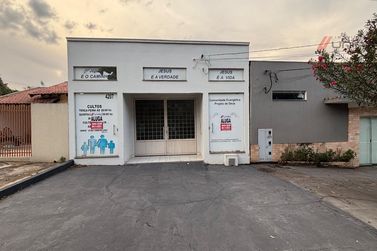 Sal&atilde;o Comercial para alugar - 245m&sup2; - Zona V