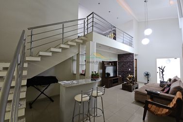 Sobrado &agrave; venda - 292m&sup2; - Zona 3