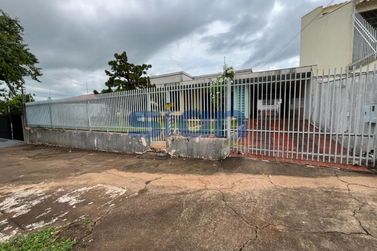 Casa para alugar - 308m&sup2; - Zona III