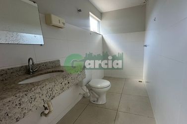 Sal&atilde;o Comercial para alugar - 486m&sup2; - ZONA III